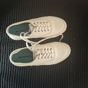 SeaVees Cream Canvas Low-Top Sneakers with Teal Insole